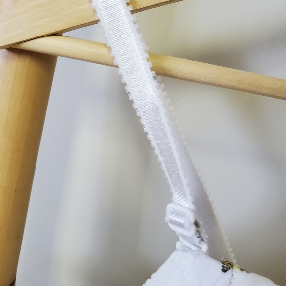 Bra - Picture 4 of 7